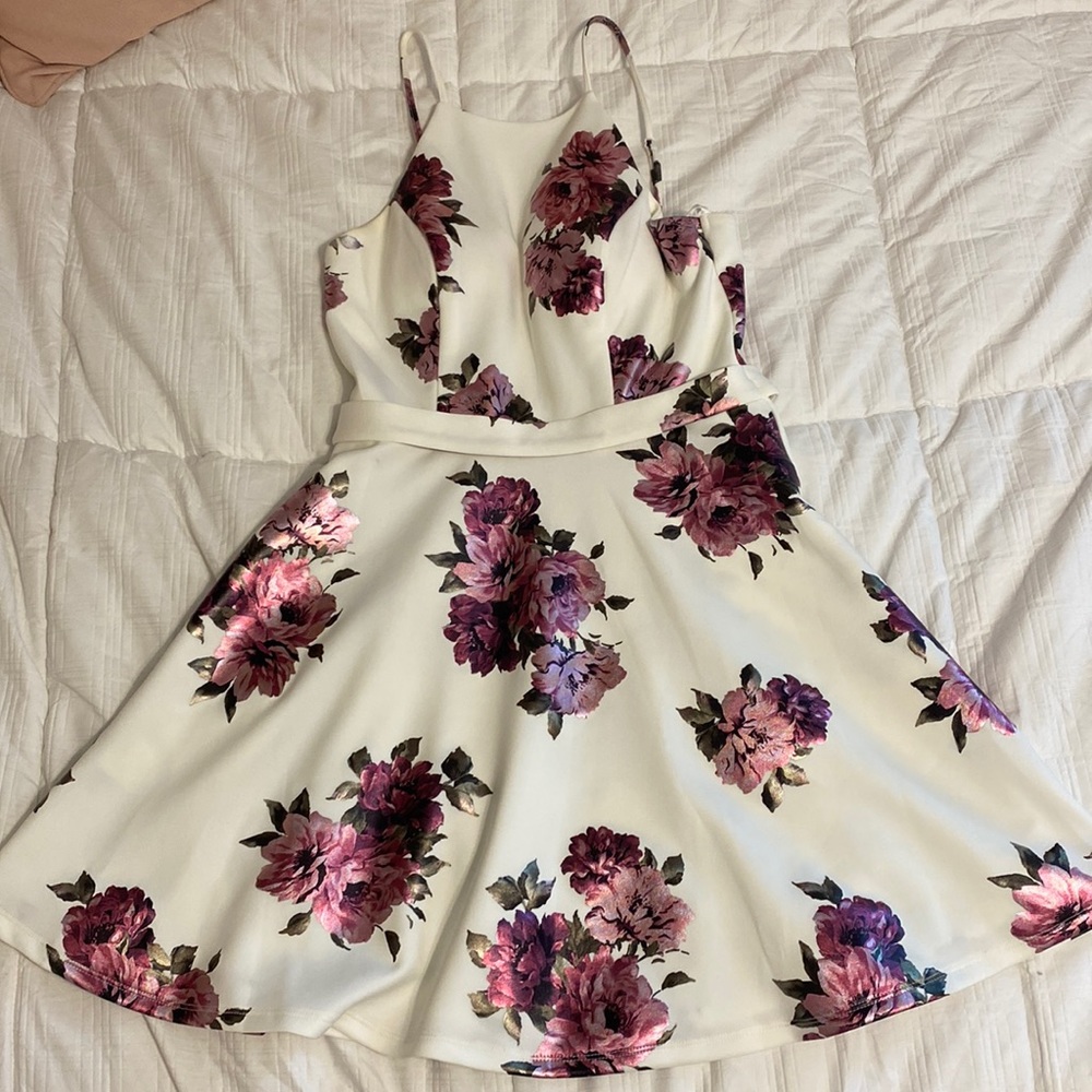 White floral dress. Flowers are a magenta pink with some green. Size 9